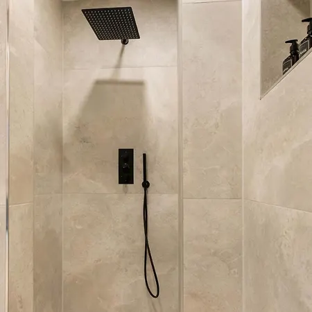 Design I Center I Kingbed I New